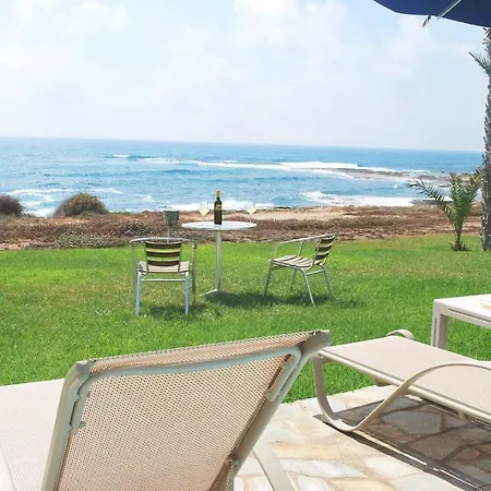 Sea Front Villa, Heated Private Pool, Amazing Location Paphos 323 Villa *