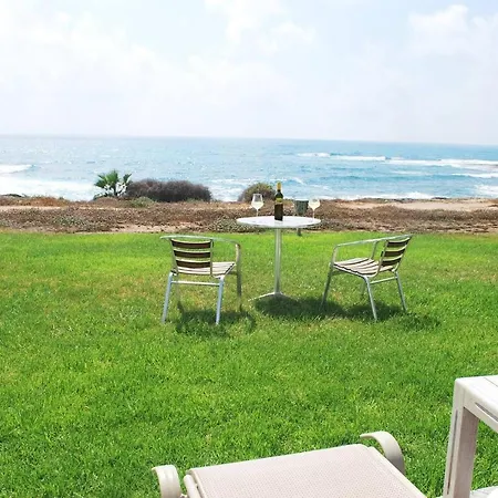 Sea Front Villa, Heated Private Pool, Amazing Location Paphos 323