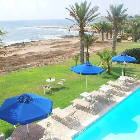 Sea Front Villa, Heated Private Pool, Amazing Location Paphos 323 * 基索内加