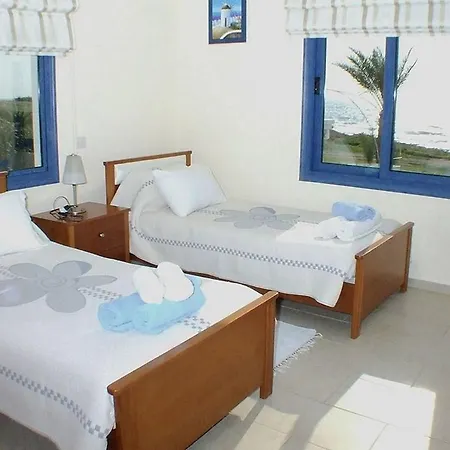 Sea Front Villa, Heated Private Pool, Amazing Location Paphos 323 * Kissonerga