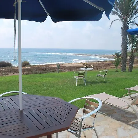 Sea Front Villa, Heated Private Pool, Amazing Location Paphos 323 *