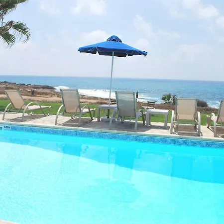 别墅 Sea Front Villa, Heated Private Pool, Amazing Location Paphos 323 *