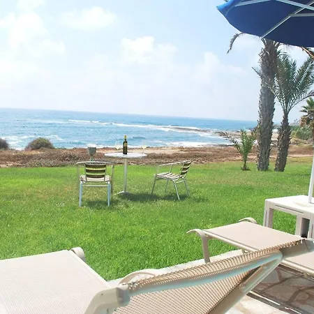 Sea Front Villa, Heated Private Pool, Amazing Location Paphos 323 *