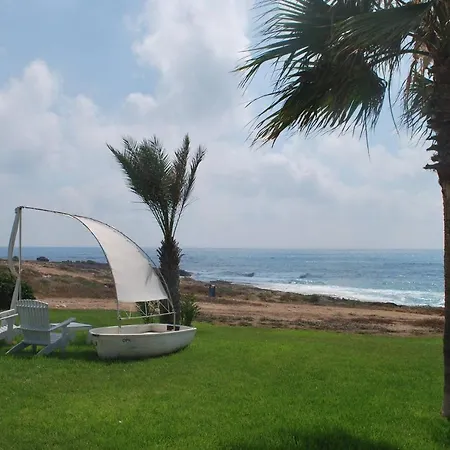 Sea Front Villa, Heated Private Pool, Amazing Location Paphos 323