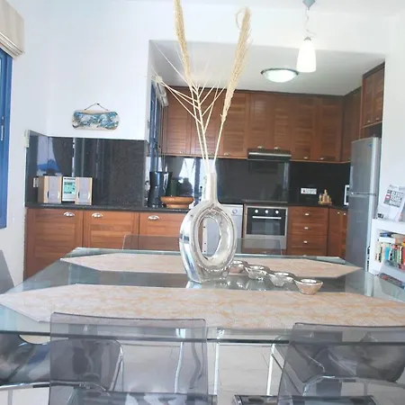 别墅 Sea Front Villa, Heated Private Pool, Amazing Location Paphos 323 基索内加
