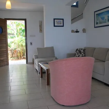 别墅 Sea Front Villa, Heated Private Pool, Amazing Location Paphos 323 *