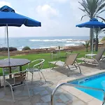 Sea Front Villa, Heated Private Pool, Amazing Location Paphos 323