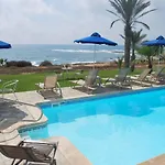 Sea Front Villa, Heated Private Pool, Amazing Location Paphos 323 *