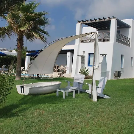 Sea Front Villa, Heated Private Pool, Amazing Location Paphos 323 *