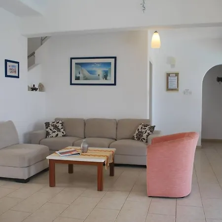 Sea Front Villa, Heated Private Pool, Amazing Location Paphos 323 Villa Kissonerga