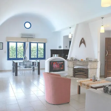 Villa Sea Front Villa, Heated Private Pool, Amazing Location Paphos 323
