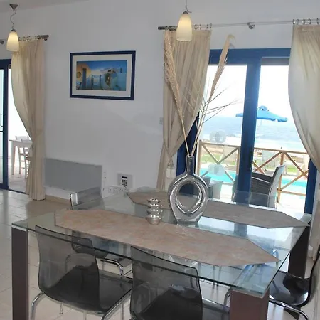 Sea Front Villa, Heated Private Pool, Amazing Location Paphos 323 Villa Kissonerga