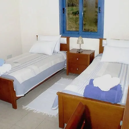 Sea Front Villa, Heated Private Pool, Amazing Location Paphos 323 Villa Kissonerga