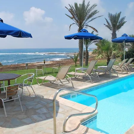 Sea Front Villa, Heated Private Pool, Amazing Location Paphos 323 Villa
