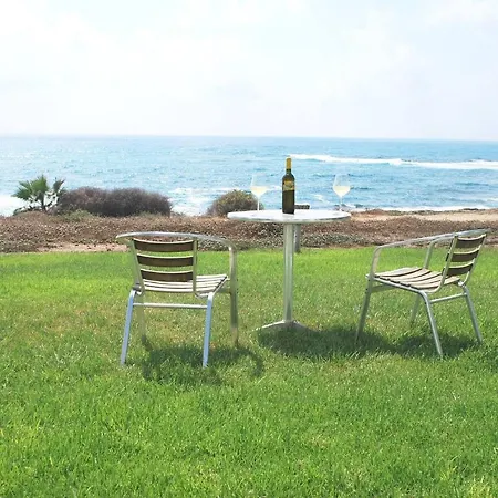 Sea Front Villa, Heated Private Pool, Amazing Location Paphos 323