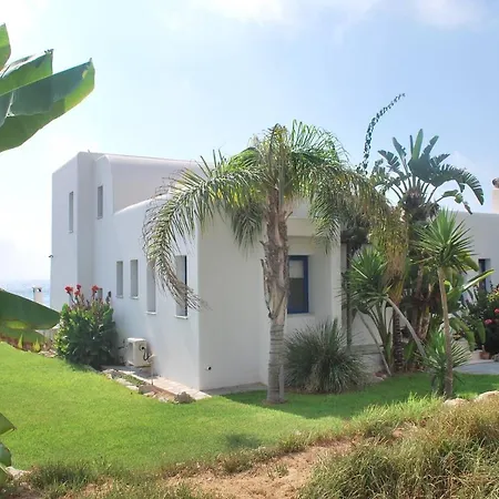 Sea Front Villa, Heated Private Pool, Amazing Location Paphos 323 *
