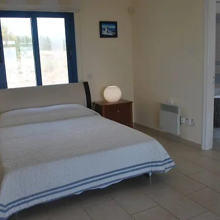 Sea Front Villa, Heated Private Pool, Amazing Location Paphos 323 *