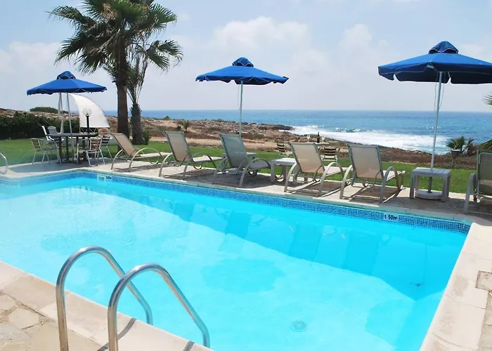 Sea Front Villa, Heated Private Pool, Amazing Location Paphos 323 Villa *
