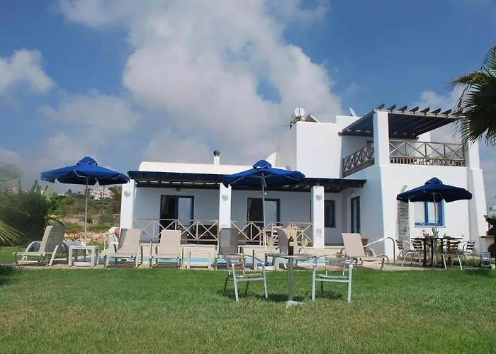 Sea Front Villa, Heated Private Pool, Amazing Location Paphos 323 *