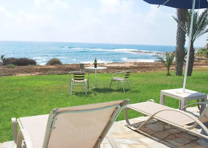 Sea Front Villa, Heated Private Pool, Amazing Location Paphos 323 Villa *