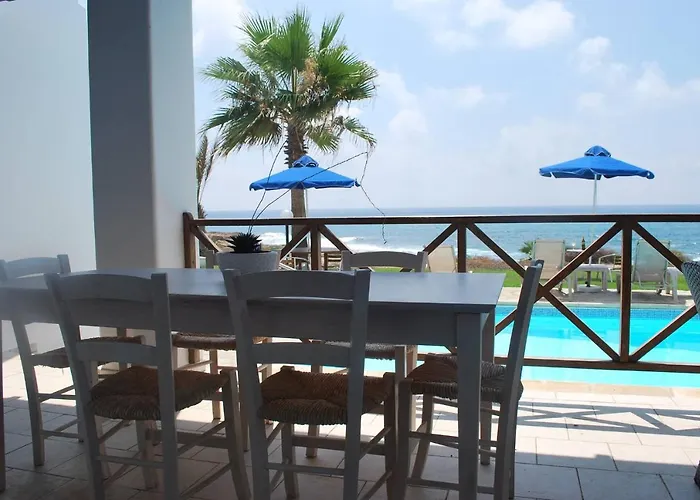 Sea Front Villa, Heated Private Pool, Amazing Location Paphos 323 Villa *