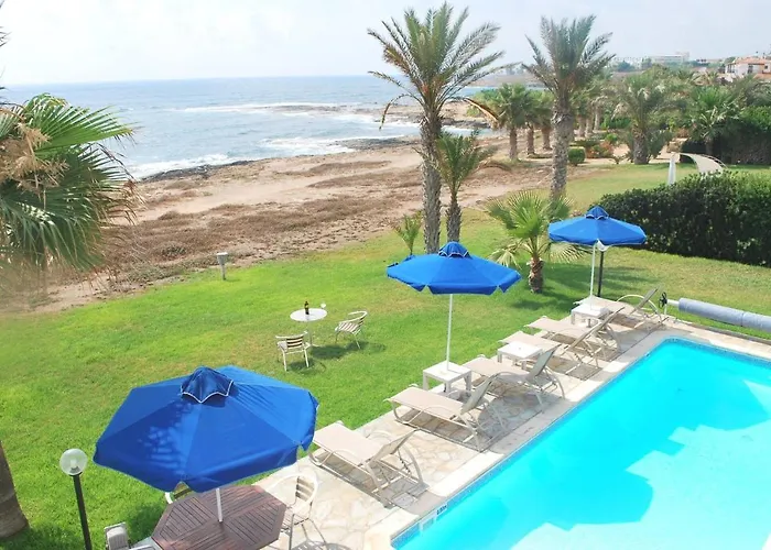 Sea Front Villa, Heated Private Pool, Amazing Location Paphos 323 * Kissonerga
