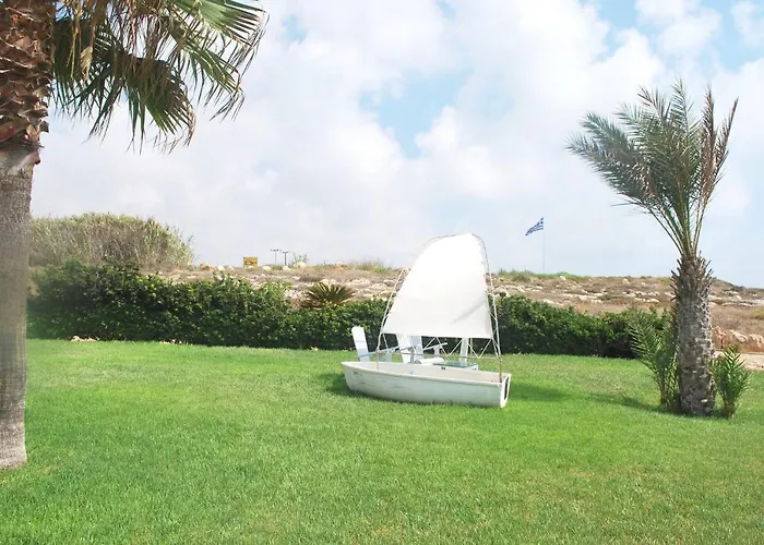 Villa Sea Front Villa, Heated Private Pool, Amazing Location Paphos 323