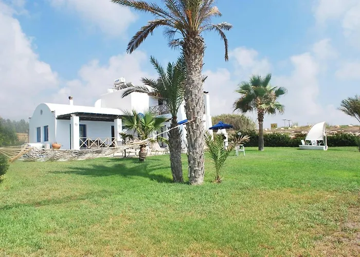Sea Front Villa, Heated Private Pool, Amazing Location Paphos 323 Villa