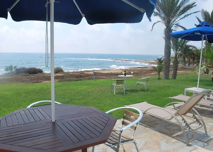 Sea Front Villa, Heated Private Pool, Amazing Location Paphos 323 *