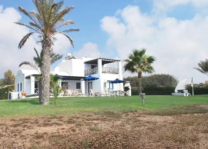 Villa Sea Front Villa, Heated Private Pool, Amazing Location Paphos 323 *