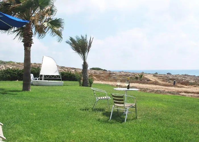 Villa Sea Front Villa, Heated Private Pool, Amazing Location Paphos 323 *