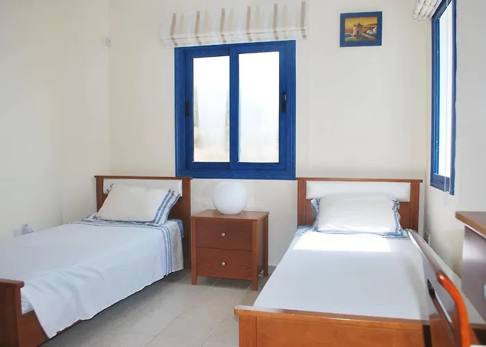 Sea Front Villa, Heated Private Pool, Amazing Location Paphos 323 Villa Kissonerga