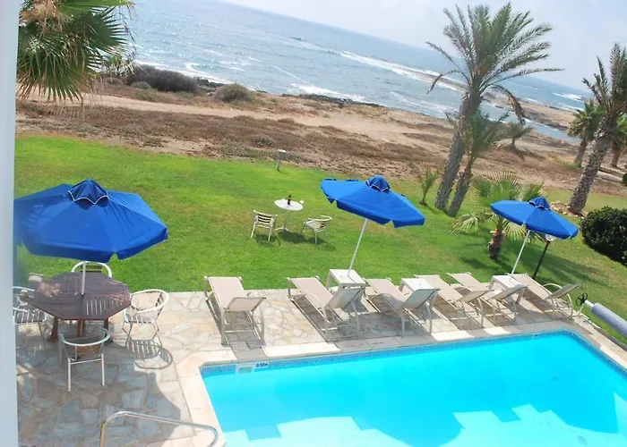Sea Front Villa, Heated Private Pool, Amazing Location Paphos 323 Villa *