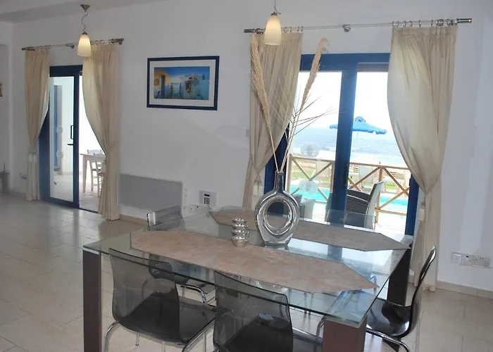 Sea Front Villa, Heated Private Pool, Amazing Location Paphos 323 Villa Kissonerga