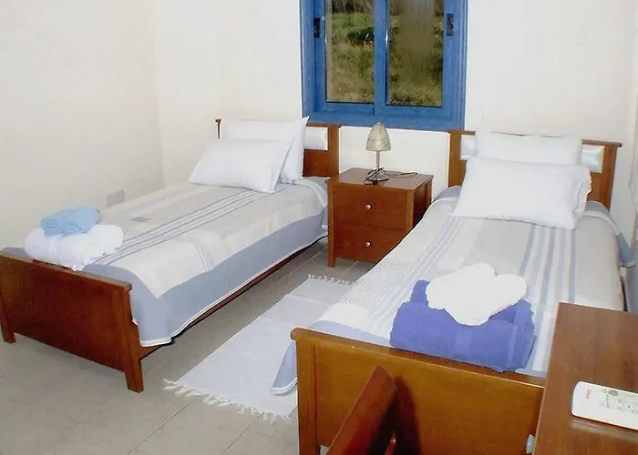 Sea Front Villa, Heated Private Pool, Amazing Location Paphos 323 Villa Kissonerga