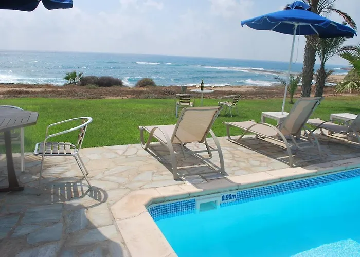 Sea Front Villa, Heated Private Pool, Amazing Location Paphos 323 Villa