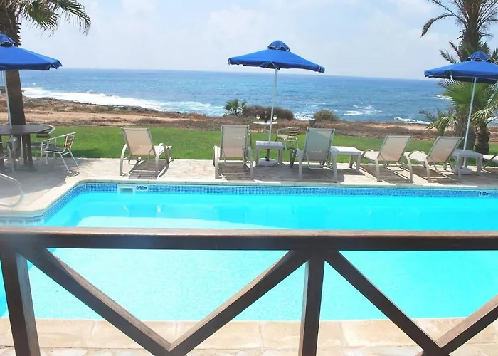 Sea Front Villa, Heated Private Pool, Amazing Location Paphos 323 Villa *