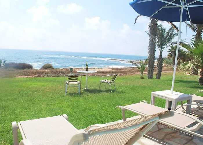 Sea Front Villa, Heated Private Pool, Amazing Location Paphos 323 *