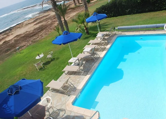 Sea Front Villa, Heated Private Pool, Amazing Location Paphos 323 *