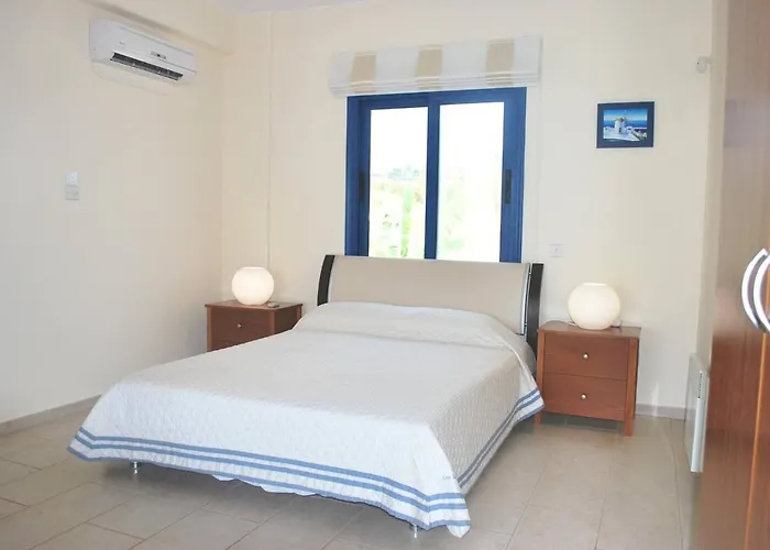 Sea Front Villa, Heated Private Pool, Amazing Location Paphos 323 * Kissonerga