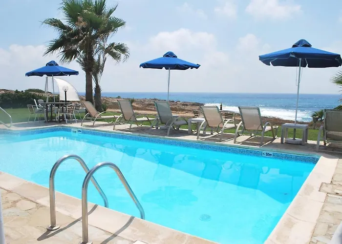 Sea Front Villa, Heated Private Pool, Amazing Location Paphos 323 * Kissonerga