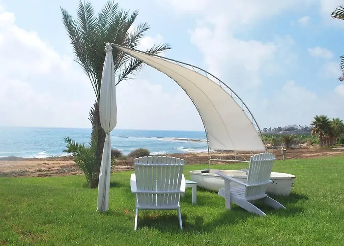 Sea Front Villa, Heated Private Pool, Amazing Location Paphos 323 * Kissonerga