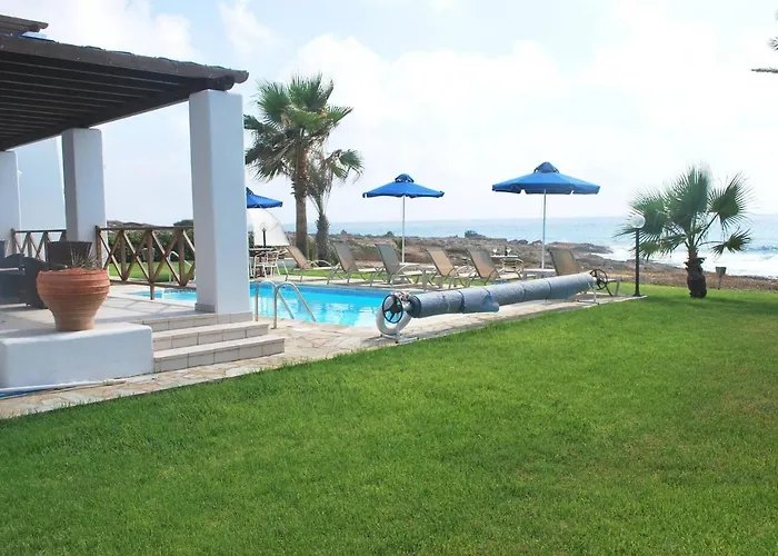 Villa Sea Front Villa, Heated Private Pool, Amazing Location Paphos 323