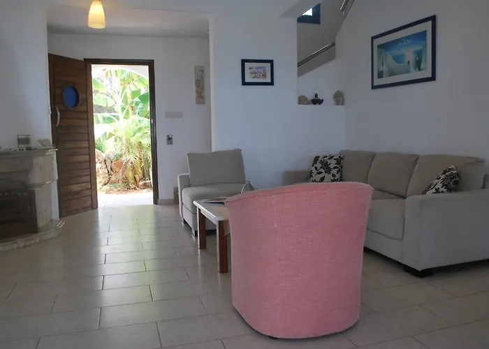 Villa Sea Front Villa, Heated Private Pool, Amazing Location Paphos 323 *